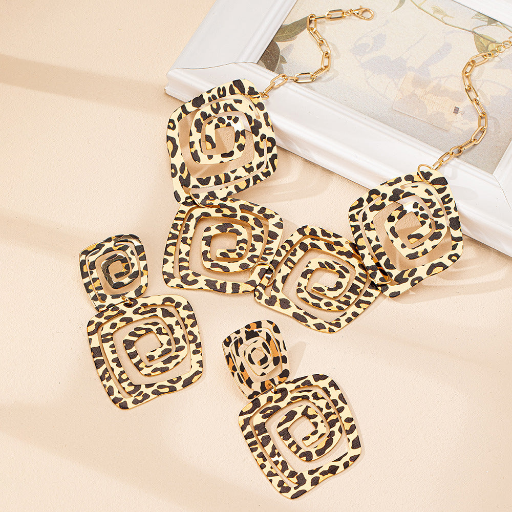 Geometric Trend Circle Spiral Texture Leopard Print Stud Earrings Necklace Suit