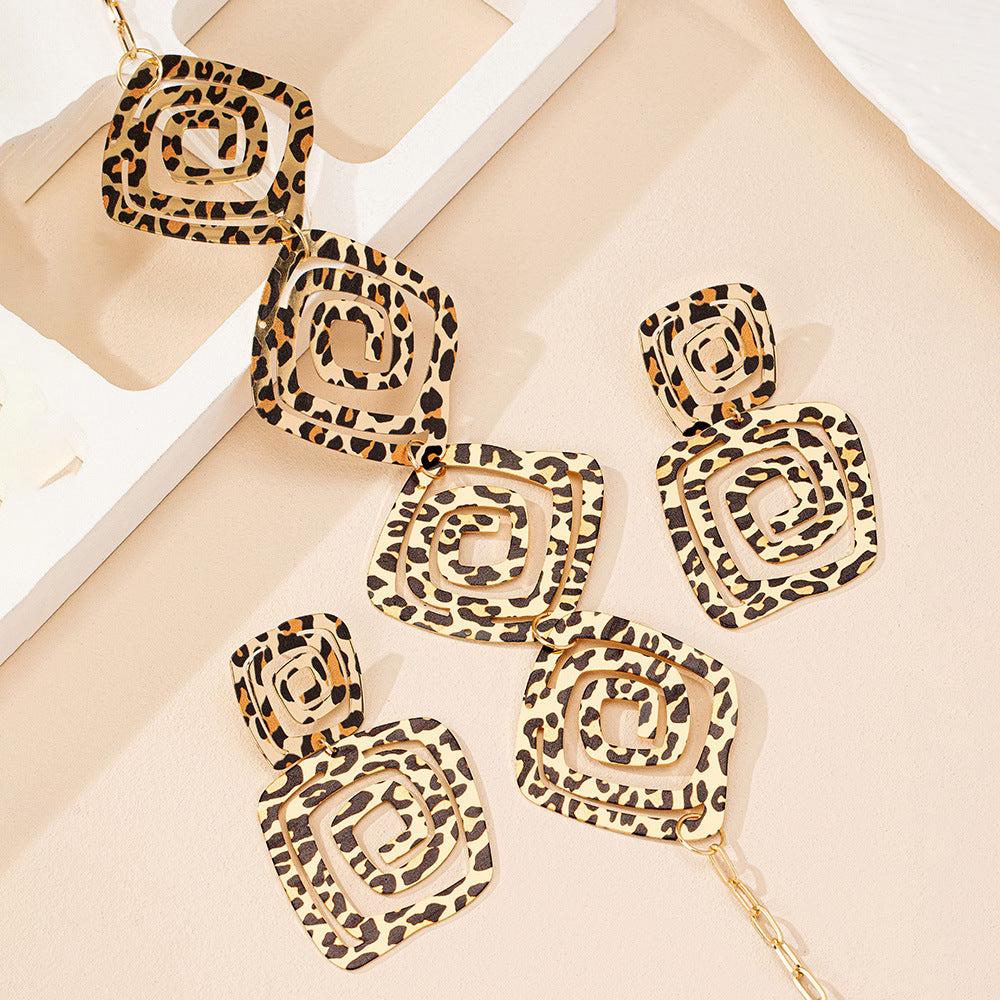 Geometric Trend Circle Spiral Texture Leopard Print Stud Earrings Necklace Suit