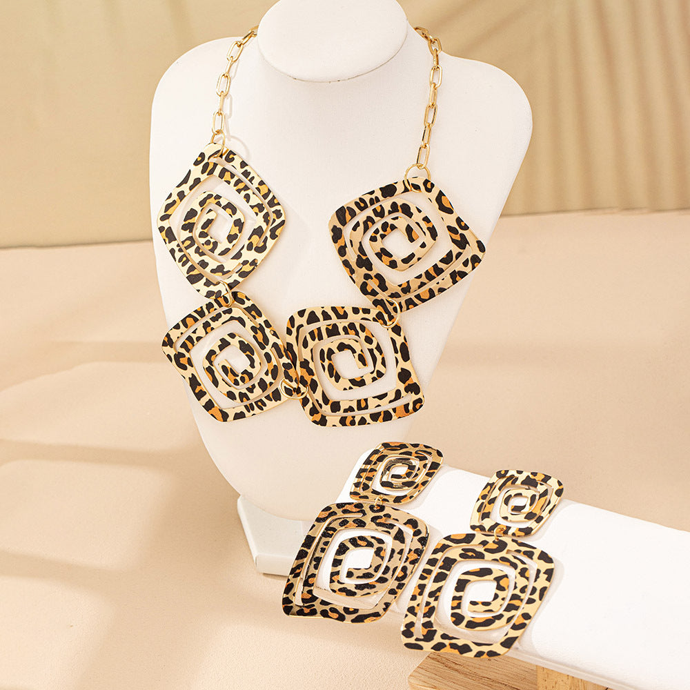 Geometric Trend Circle Spiral Texture Leopard Print Stud Earrings Necklace Suit